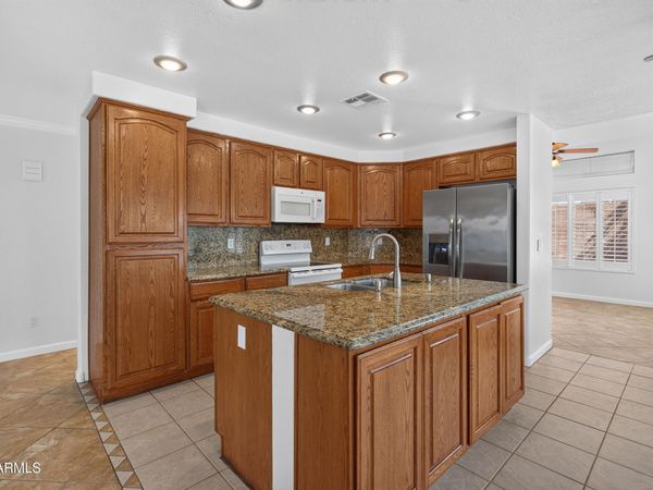 6321 E ROLAND Street, Mesa, AZ 85215