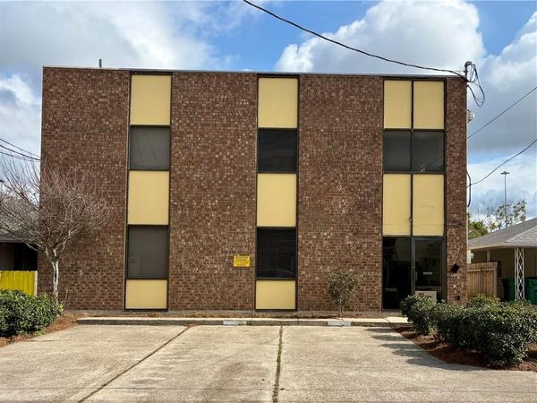2713 ATHANIA Parkway, Metairie, LA 70002