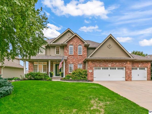 15952 Bauman Avenue, Omaha, NE 68116