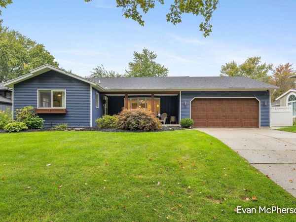 1805 Edgewood Avenue SE, Grand Rapids, MI 49506
