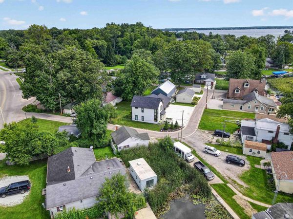 1113 S Kitson Drive, Syracuse, IN 46567