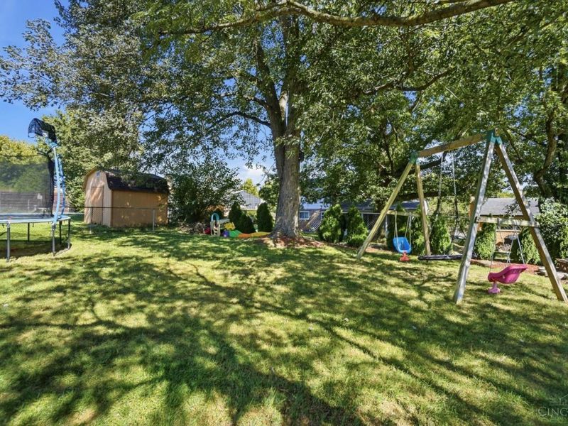 670 Libbejo Drive, Delhi Township, OH 45233 Photo 13
