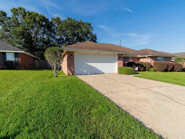 2104 Jarrod Dr, Cantonment, FL 32533