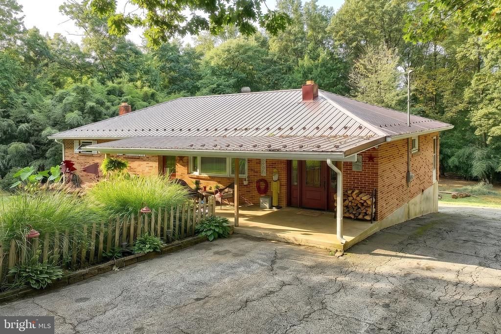 5400 LEWISBERRY ROAD , DOVER, PA 17315