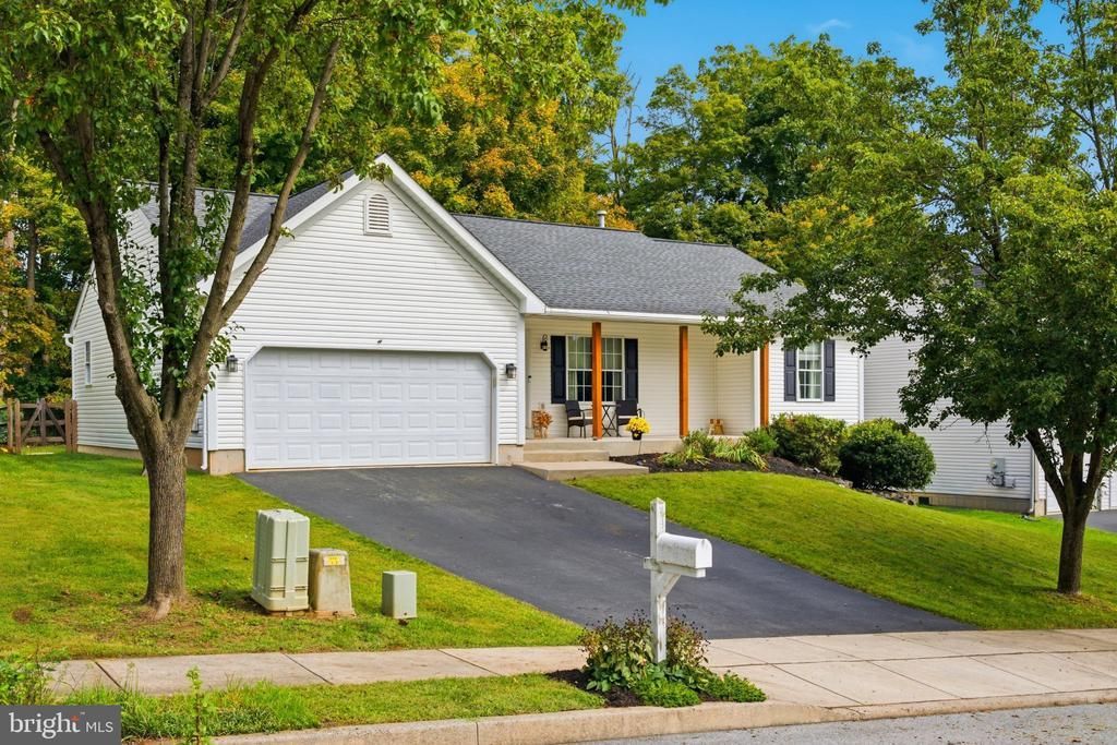 41 Rock Haven Court, Reading, PA 19606 Main Photo