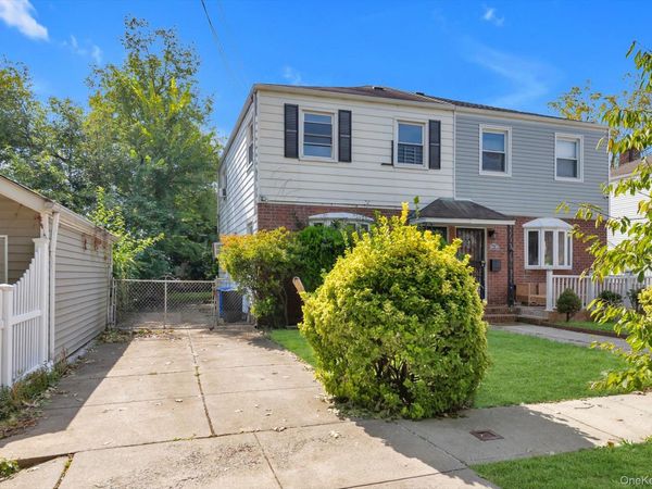 164-38 76th Road , Fresh Meadows, NY 11366