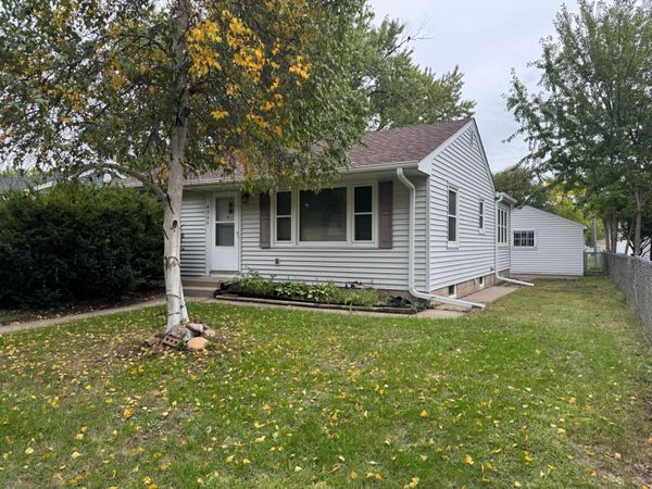 4906 Thomas Avenue N, Minneapolis, MN 55430