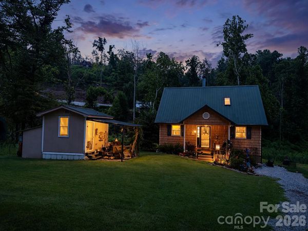 67 Alan Retreat Road , Hendersonville, NC 28792