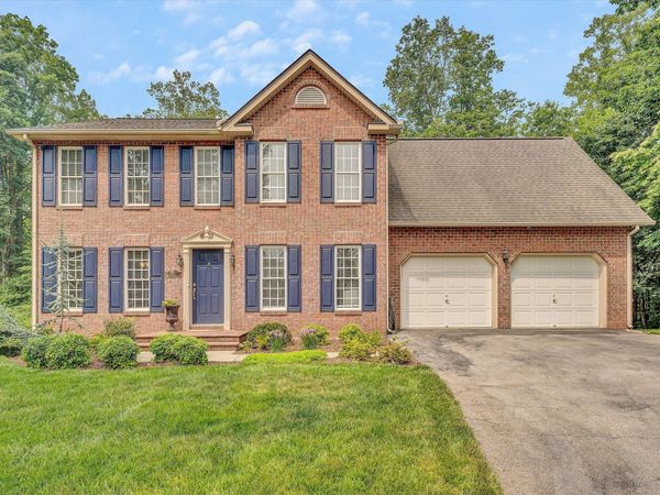 6092 Cezanne CT, Roanoke, VA 24018