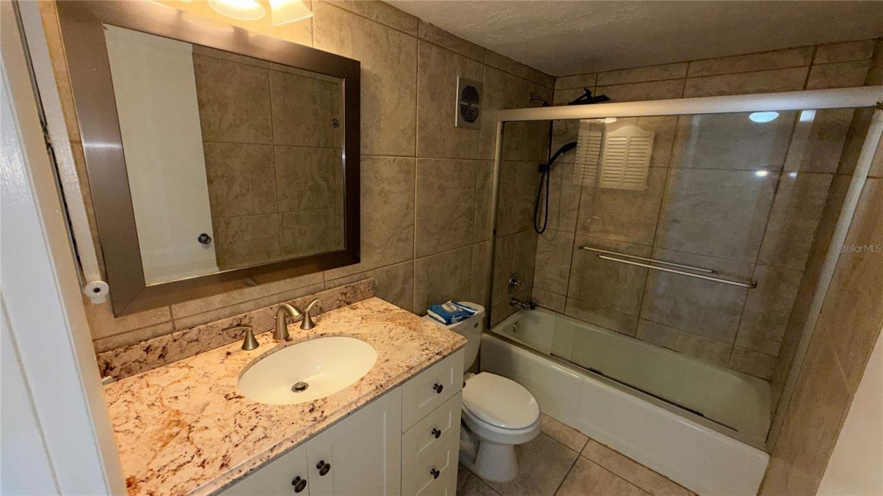 2920 Clark Road, Unit 204, Sarasota, FL 34231 Photo
