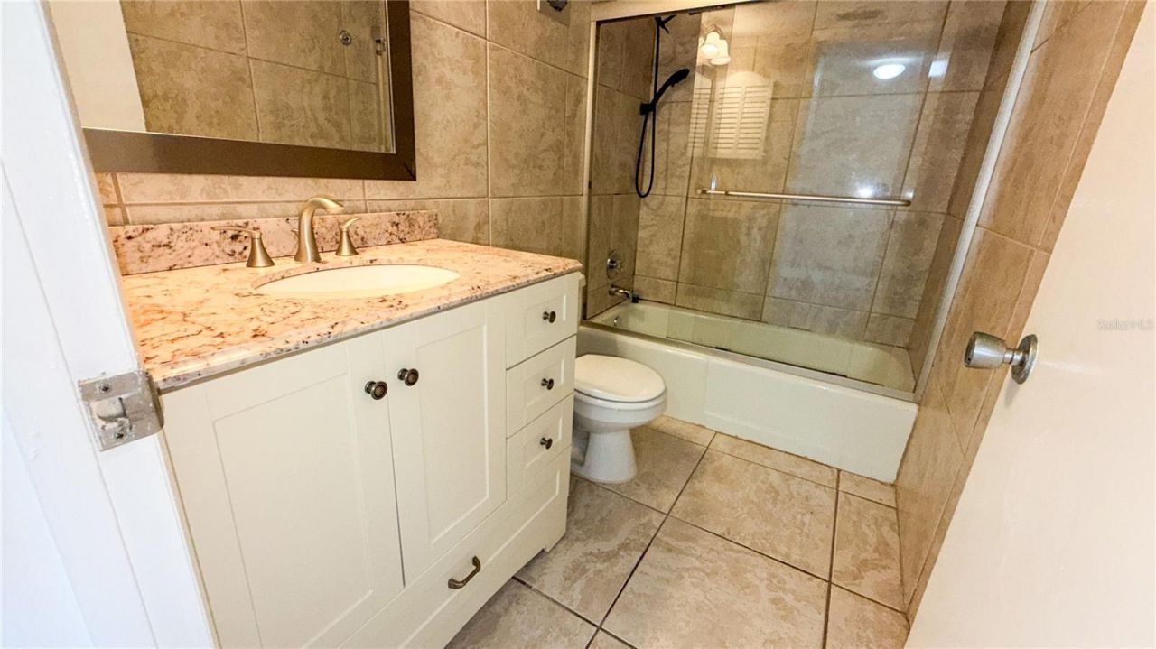 2920 Clark Road, Unit 204, Sarasota, FL 34231 Photo