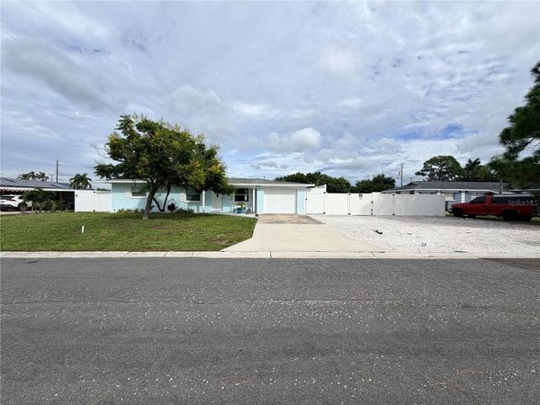 215 60TH STREET NW, BRADENTON, FL 34209