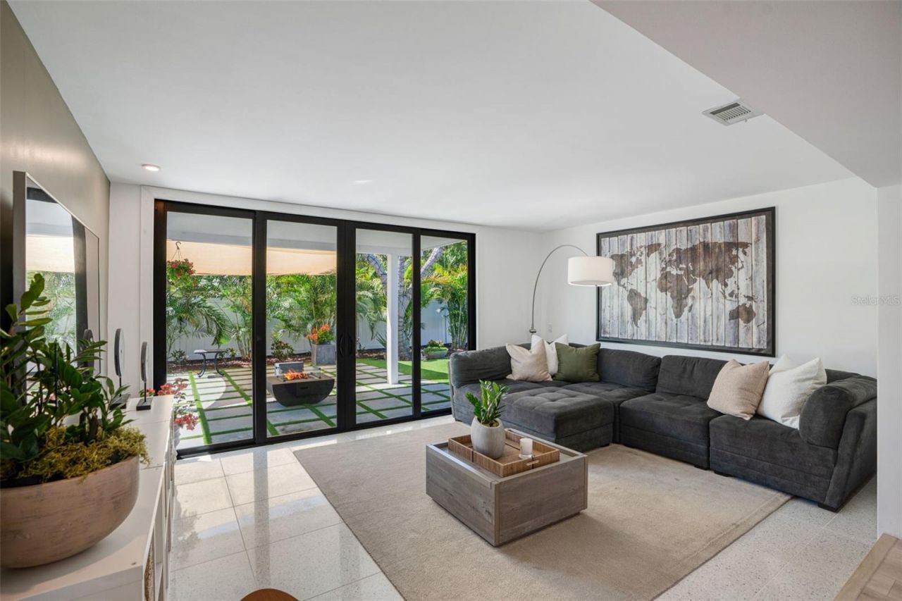 2482 Wisteria Street, Sarasota, FL 34239 Photo