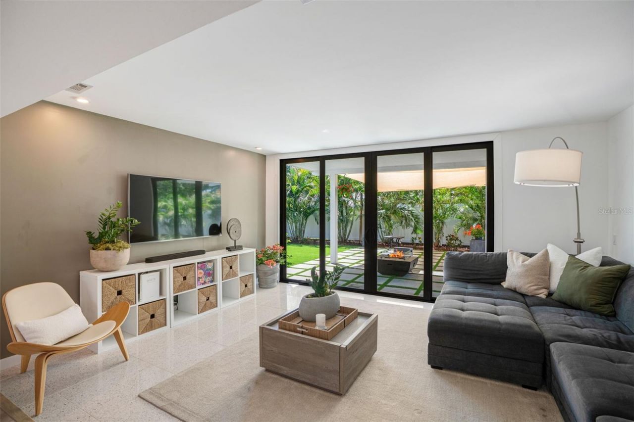 2482 Wisteria Street, Sarasota, FL 34239 Photo