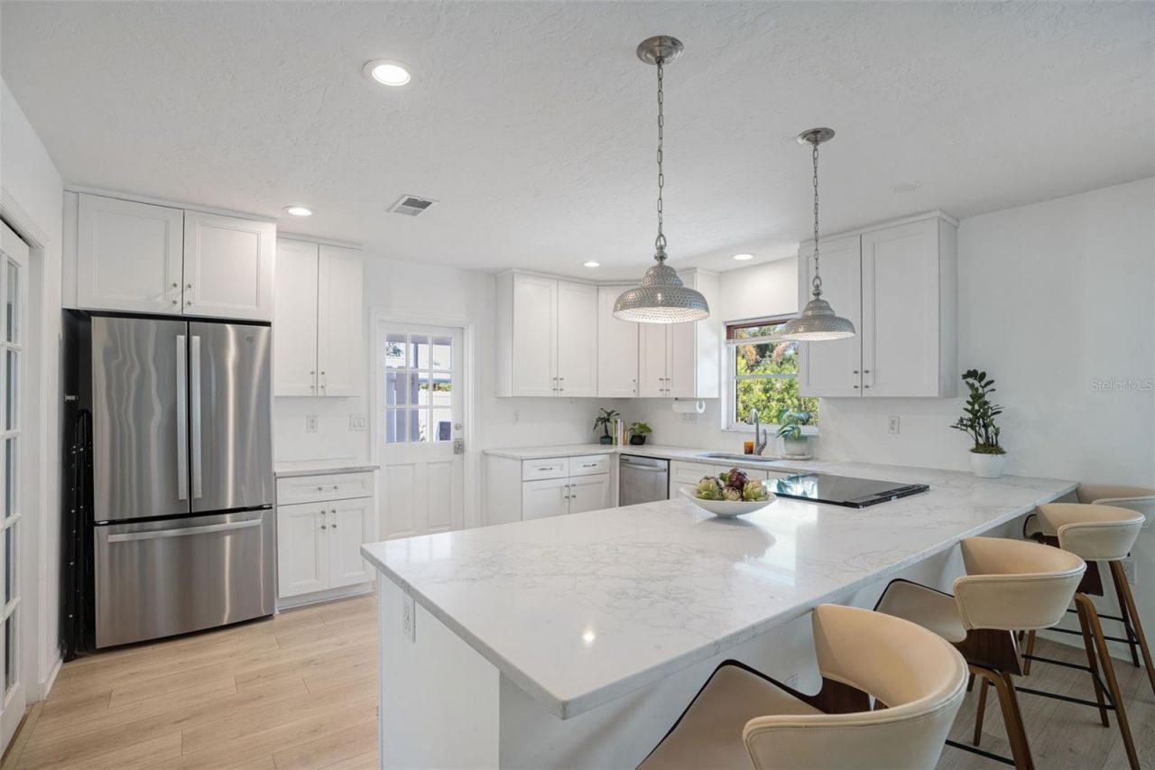 2482 Wisteria Street, Sarasota, FL 34239 Photo