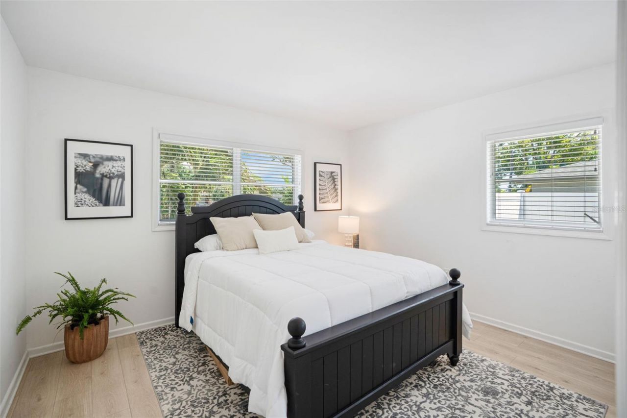 2482 Wisteria Street, Sarasota, FL 34239 Photo