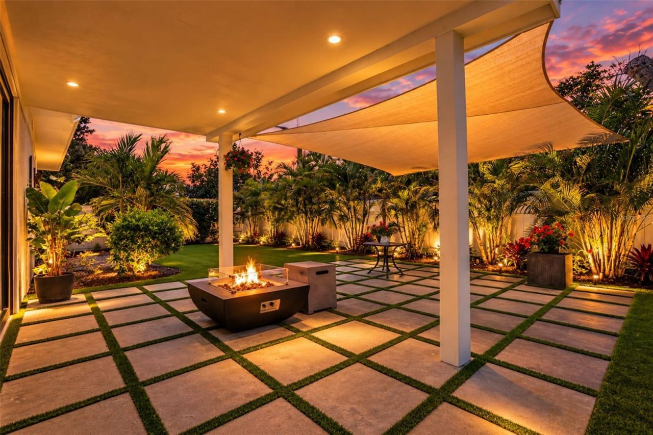 2482 Wisteria Street, Sarasota, FL 34239 Photo