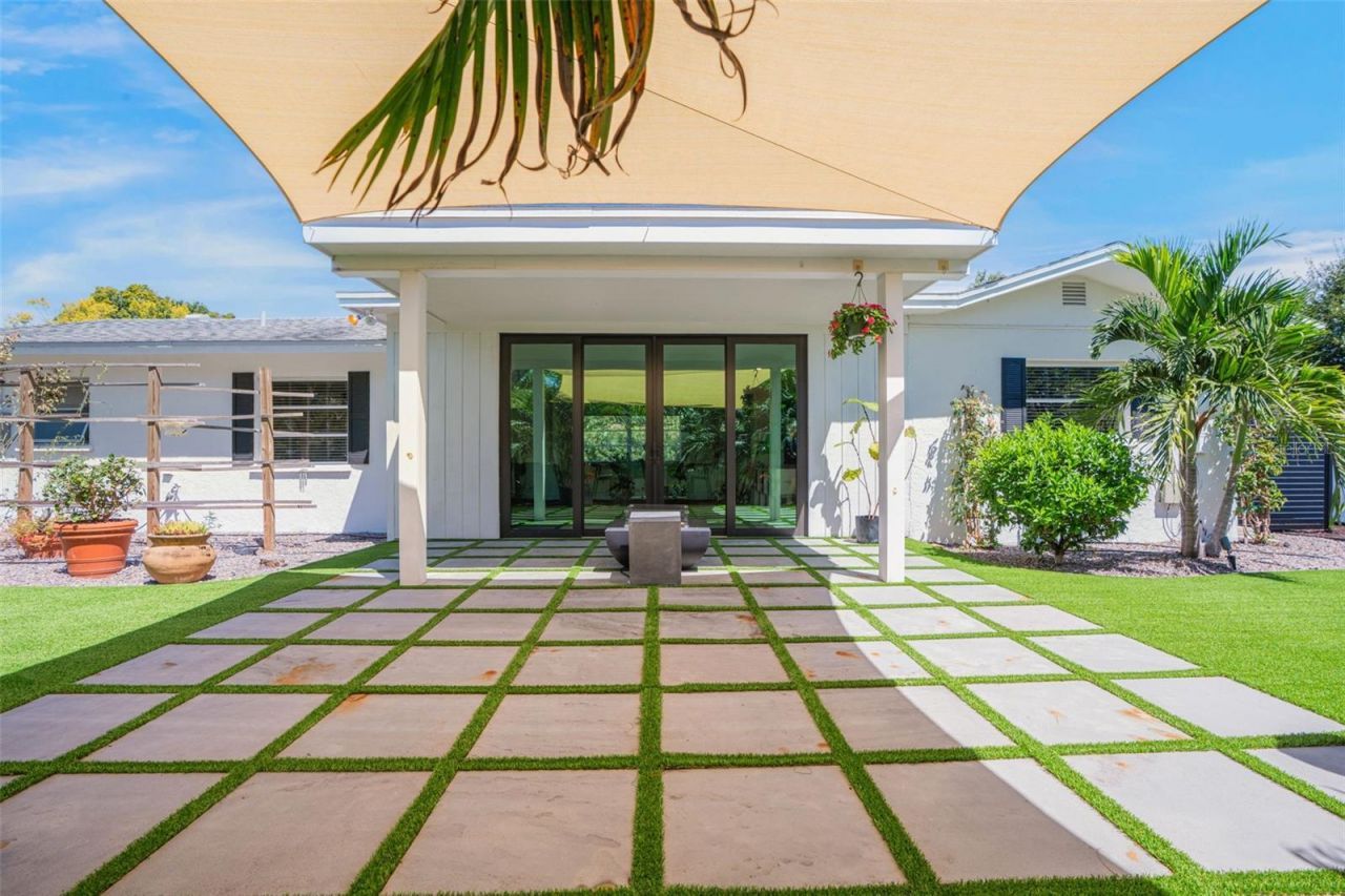 2482 Wisteria Street, Sarasota, FL 34239 Photo