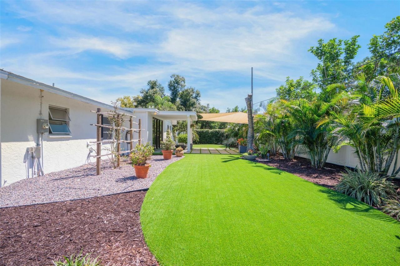 2482 Wisteria Street, Sarasota, FL 34239 Photo