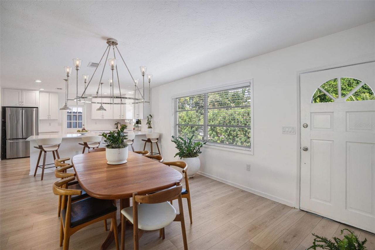 2482 Wisteria Street, Sarasota, FL 34239 Photo