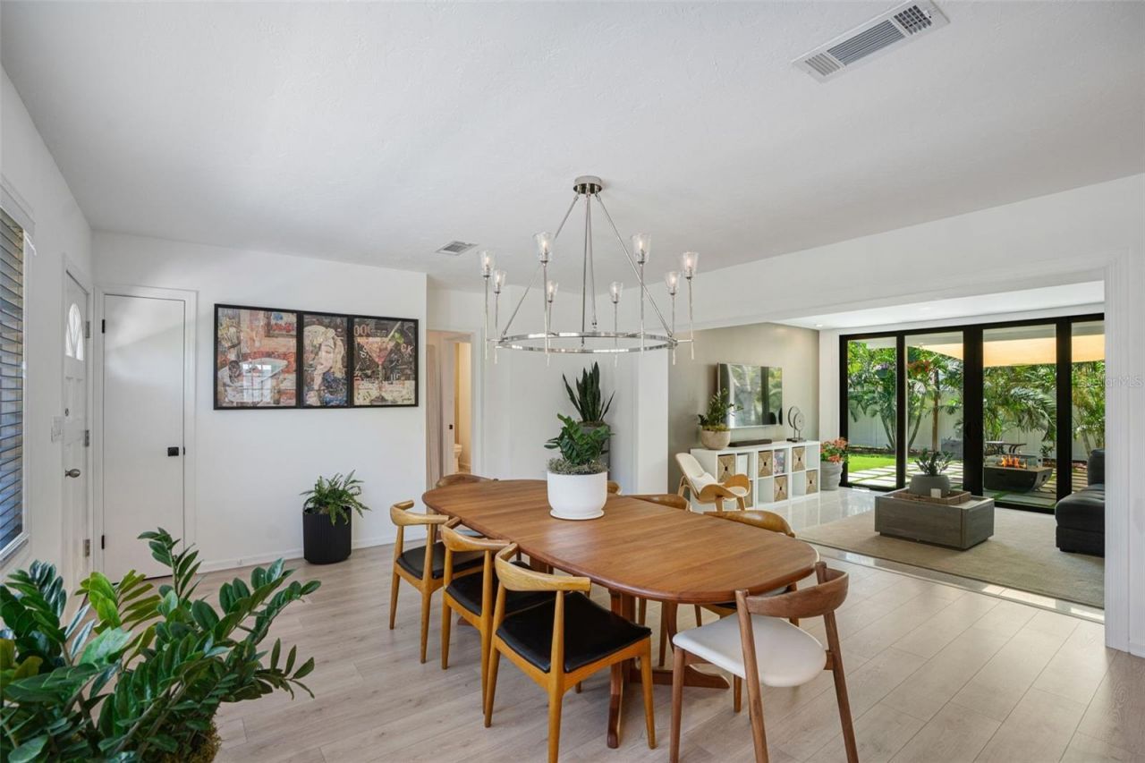 2482 Wisteria Street, Sarasota, FL 34239 Photo