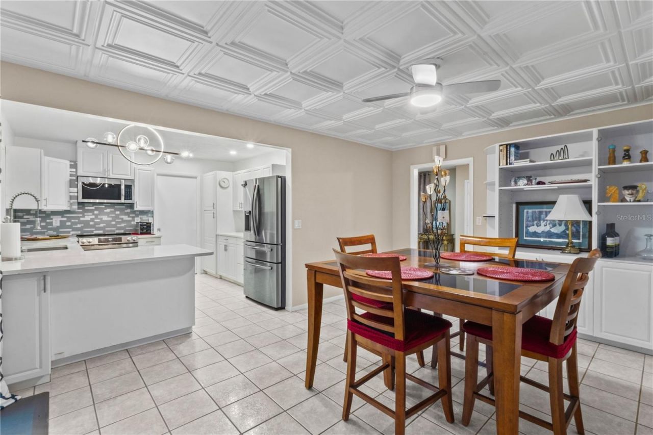 3614 Pembrook Drive, Sarasota, FL 34239 Photo