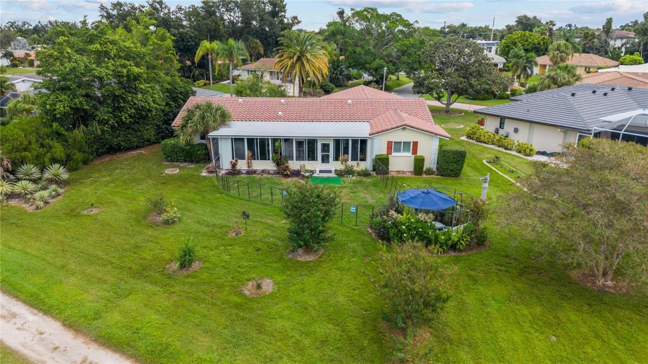 3614 Pembrook Drive, Sarasota, FL 34239 Photo