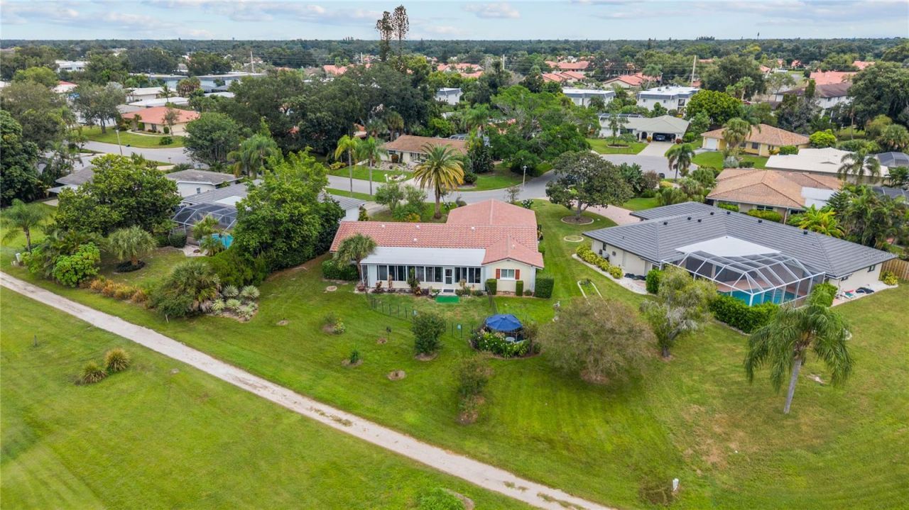 3614 Pembrook Drive, Sarasota, FL 34239 Photo