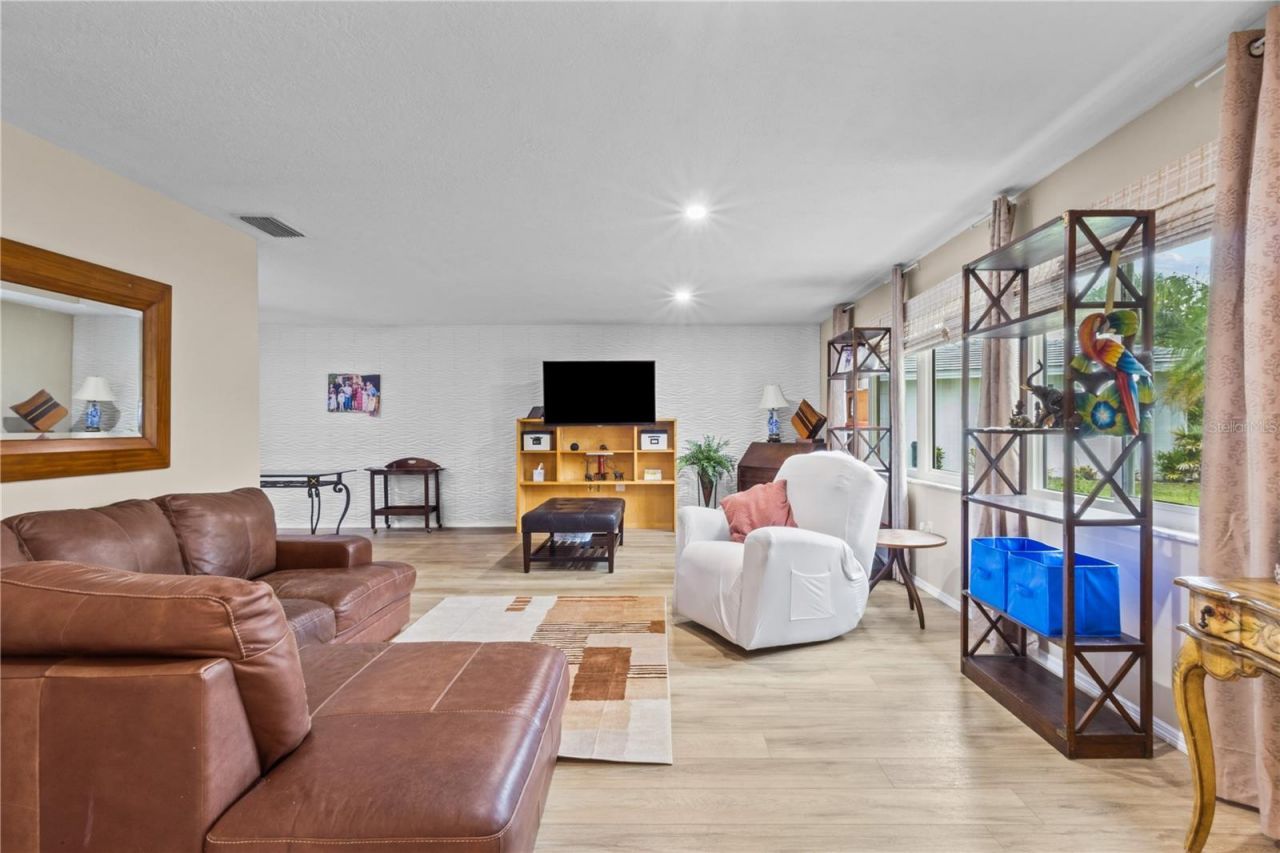3614 Pembrook Drive, Sarasota, FL 34239 Photo