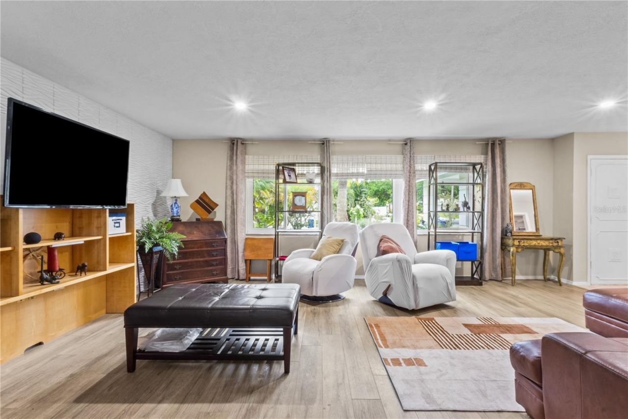 3614 Pembrook Drive, Sarasota, FL 34239 Photo