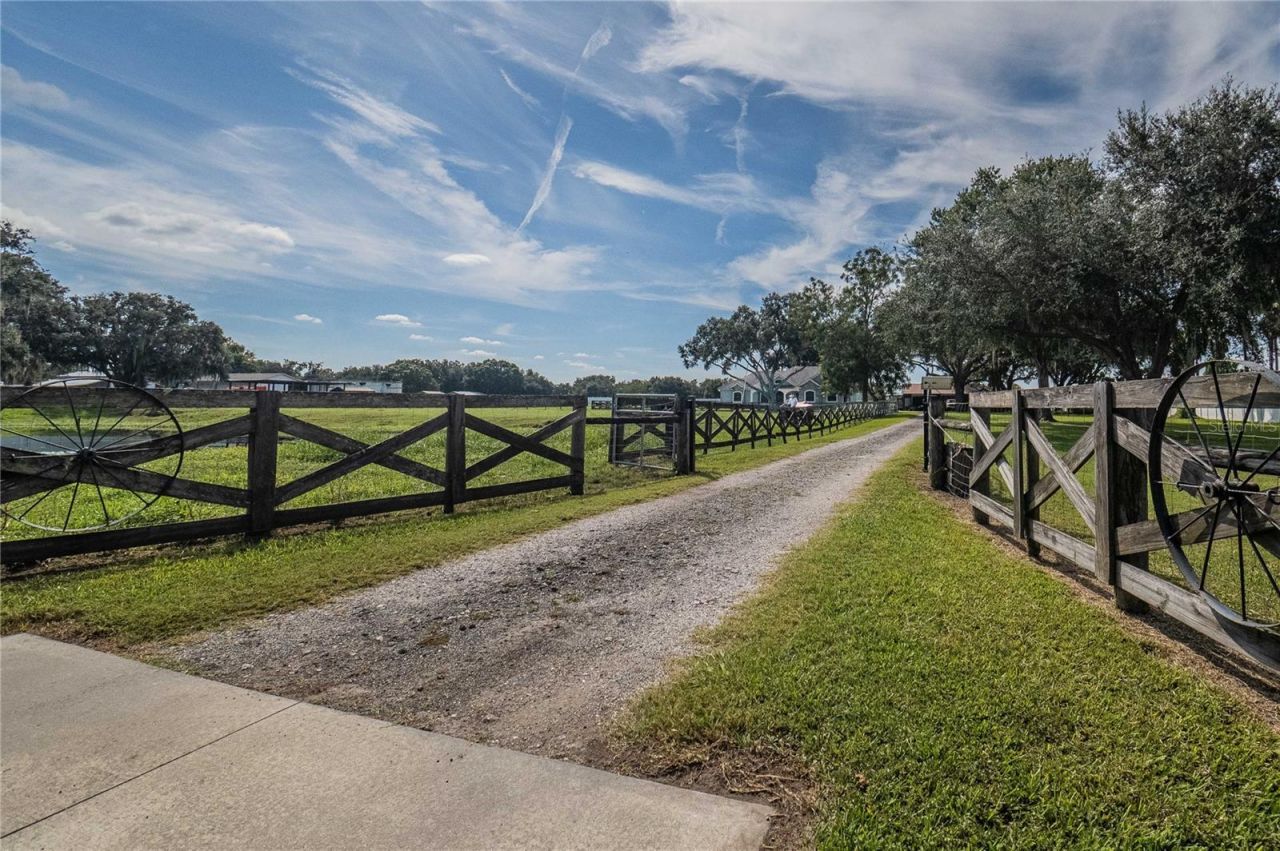 3910 Knights Station Road , Lakeland, FL 33810 Photo