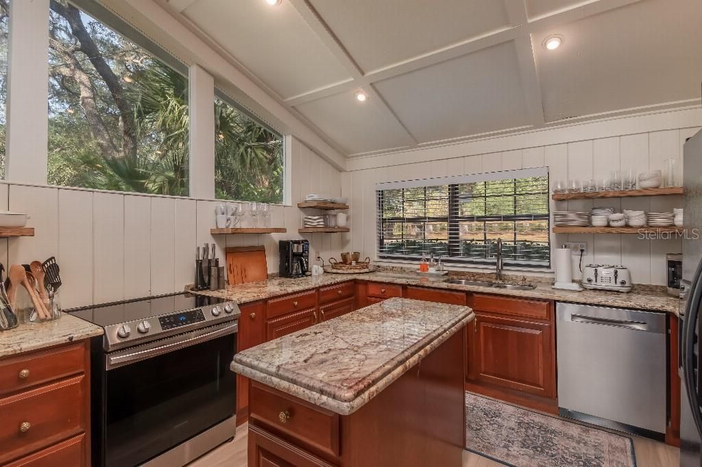 391 SE 165th Court Road , Silver Springs, FL 34488 Photo