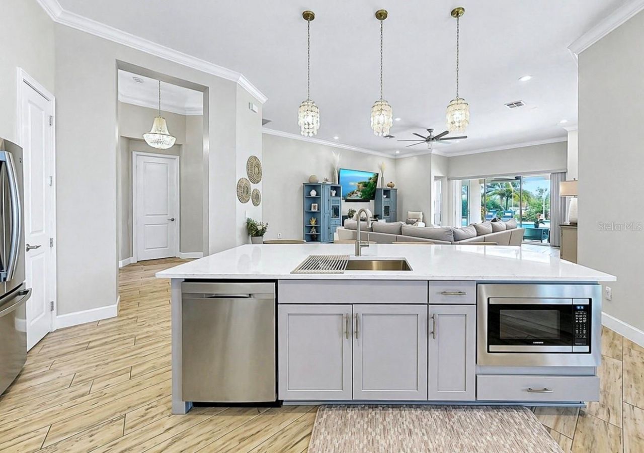 954 Signet Drive, Apollo Beach, FL 33572 Photo