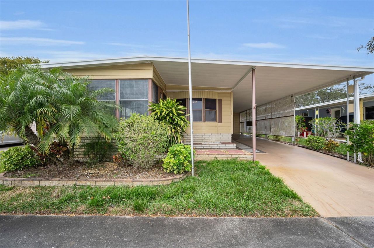7 Mountain Laurel Drive, Palm Harbor, FL 34684 Main Photo