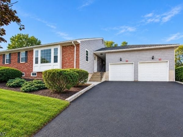 114 Brandywyne Dr, Florham Park, NJ 07932
