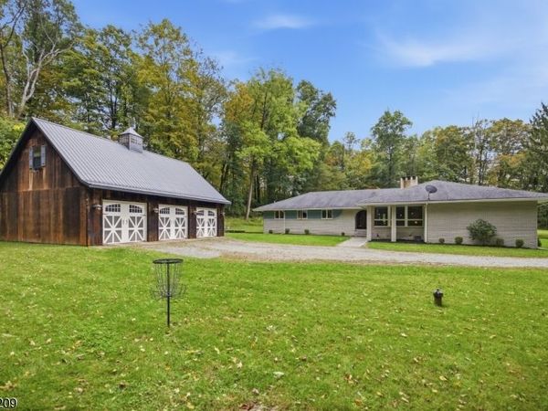 161 Pequest Rd, Green, NJ 07821