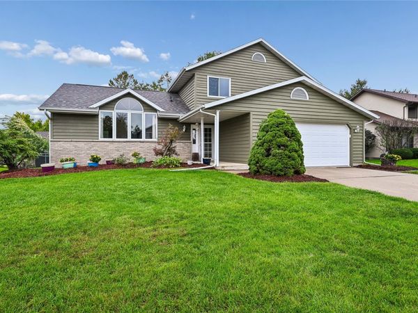 3485 Royal Avenue , Marion, IA 52302