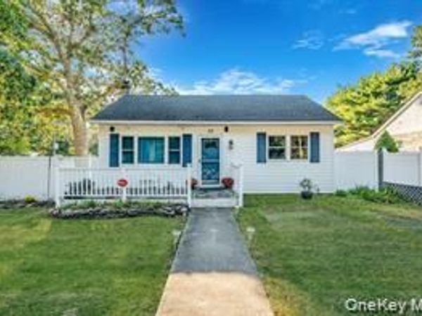 32 Pine Tree Drive , Shirley, NY 11967
