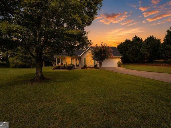 1130 Larkspur Drive, Locust Grove, GA 30248