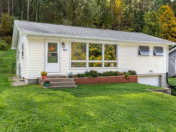 871 Valley View Dr, Richland Center, WI 53581
