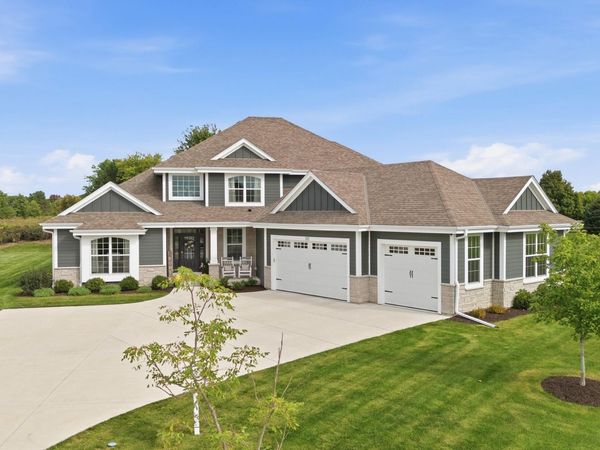 111 Sycamore Ct, Hartland, WI 53029