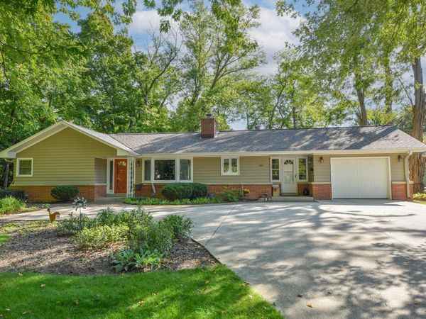 1742 12th Ave, Grafton, WI 53024