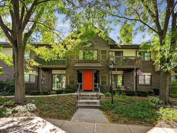 399 N Main St, Unit F, Thiensville, WI 53092