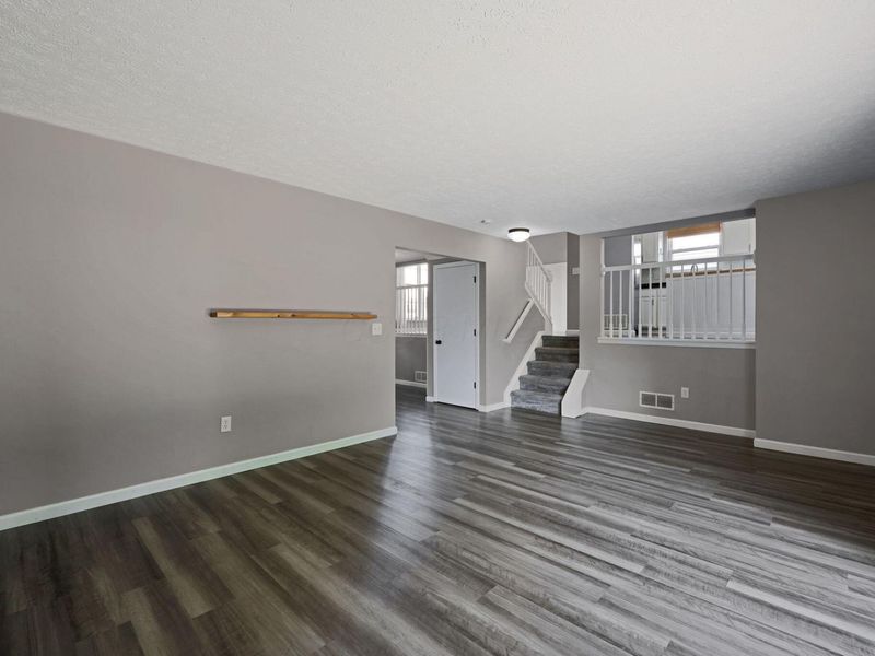 840 Gulliver Drive , Columbus, OH 43207 Photo 3