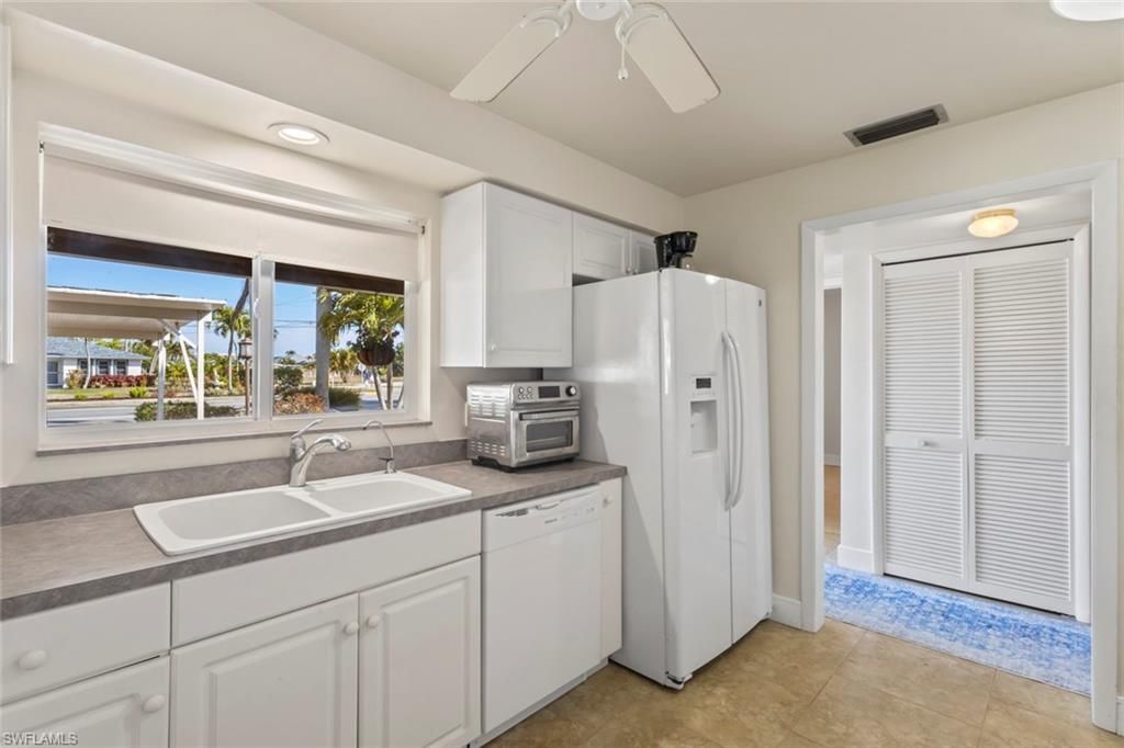 1754 Beach Pkwy, Cape Coral, FL 33904 Photo