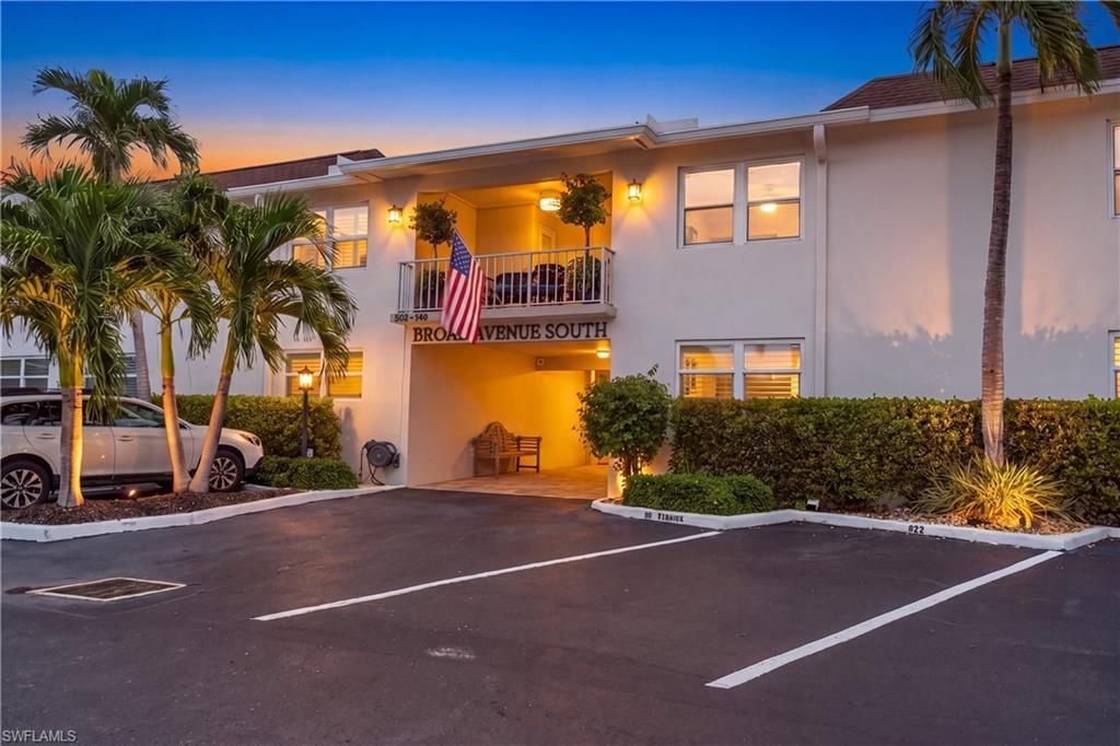 506 Broad Ave S, Unit 506, Naples, FL 34102 Photo