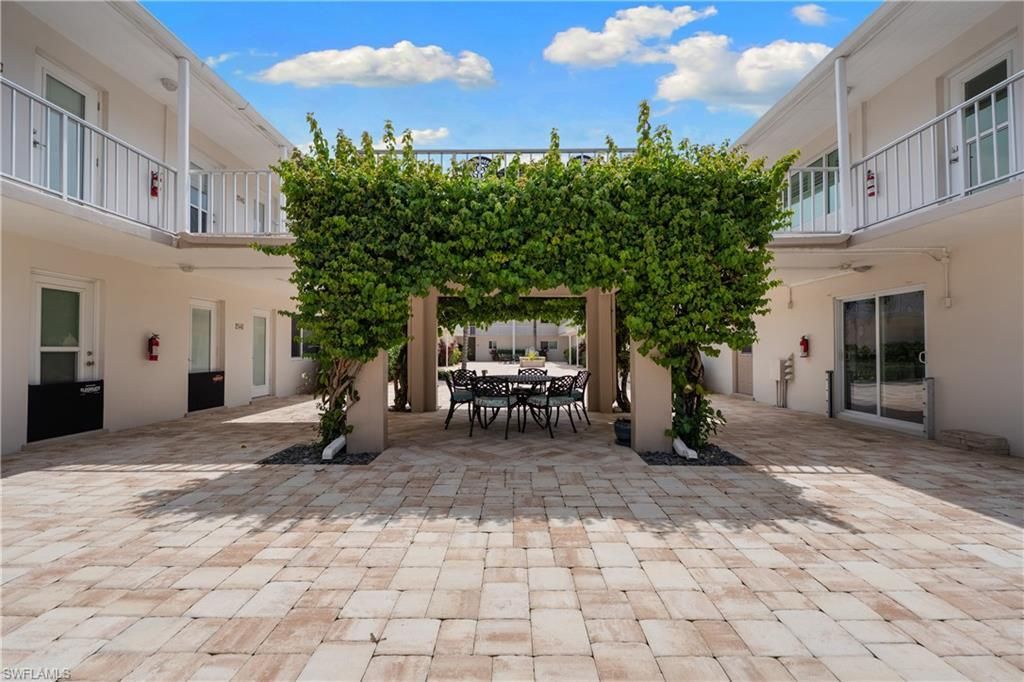 506 Broad Ave S, Unit 506, Naples, FL 34102 Photo