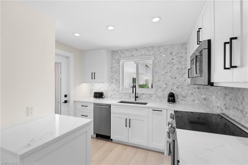 506 Broad Ave S, Unit 506, Naples, FL 34102 Photo
