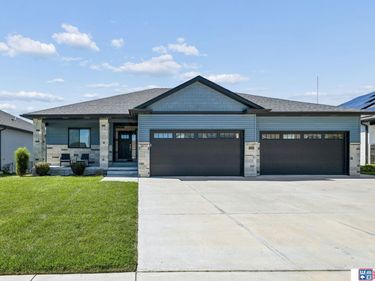 8737 S 83rd Court, Lincoln, NE 68516