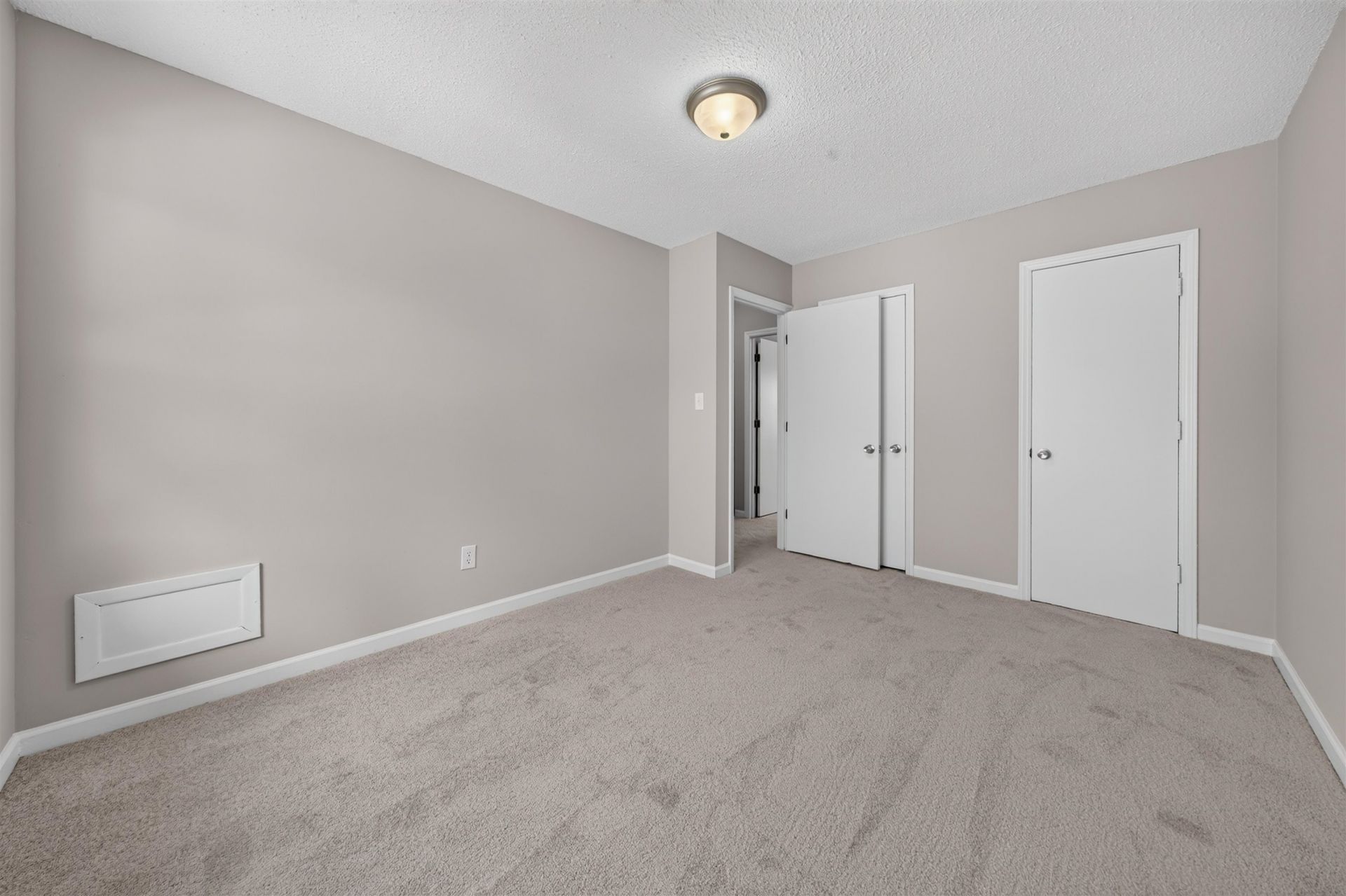 6310 Wedgewood St. Photo 5